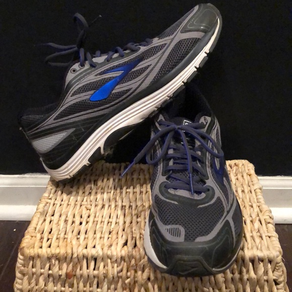 brooks dyad 9 mens